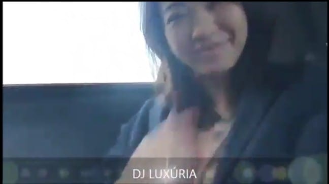 Penasaran  bokep indo Janda Bohay Ini on Ponsel Buat Video Pribadi